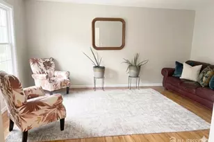 46 Lynn Ct, North Brunswick Township, NJ 08902 - Photo 5