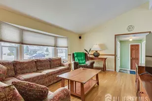 38 Karen Pl, Edison, NJ 08817 - Photo 9