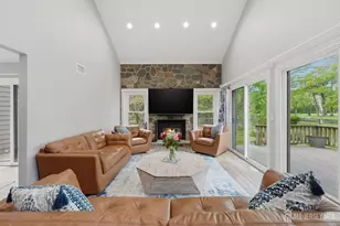 208 Hidden Hollow Ct, Edison, NJ 08820 - Photo 7