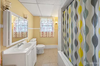 215 Dunellen Avenue, Dunellen, NJ 08812 - Photo 7