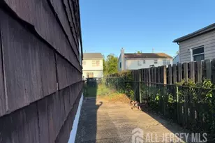 124 Chestnut St, Avenel, NJ 07001 - Photo 3