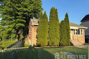 124 Chestnut St, Avenel, NJ 07001 - Photo 5