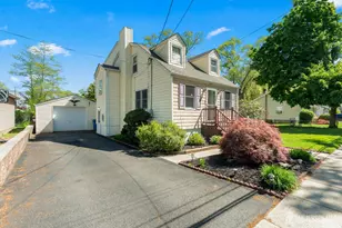 241 Fernhead Ave, Monroe Township, NJ 08831 - Photo 3