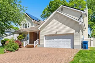 8 Danny Ct, North Brunswick Township, NJ 08902 - Photo 1