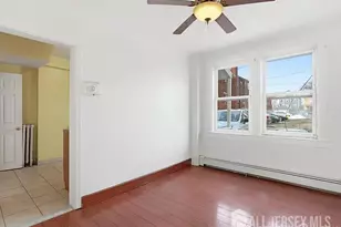 25 Langley Pl, New Brunswick, NJ 08901 - Photo 11