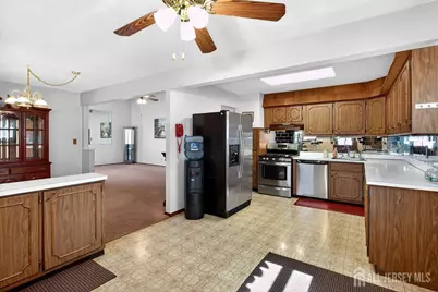 140 Camelot Drive, Port Reading, NJ 07064 - Photo 11