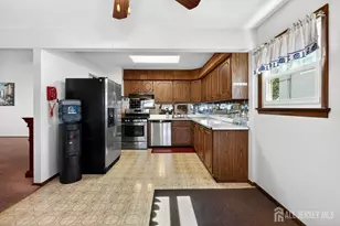 140 Camelot Dr, Port Reading, NJ 07064 - Photo 31