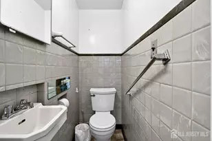 140 Camelot Dr, Port Reading, NJ 07064 - Photo 21