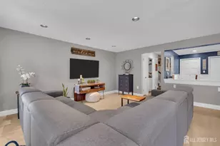 17 Richmond Ct, Tinton Falls, NJ 07712 - Photo 9