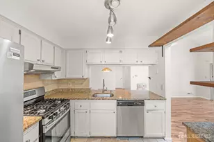 1307 Commons at Kingswood Dr, East Brunswick Township, NJ 08816 - Photo 7