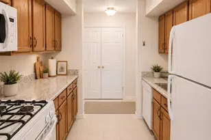 110 Keystone Ct, Woodbridge Township, NJ 07095 - Photo 5