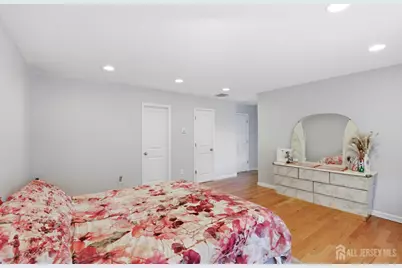 24 Campbell Avenue, Edison, NJ 08817 - Photo 21