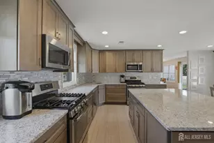 24 Campbell Ave, Edison, NJ 08817 - Photo 7