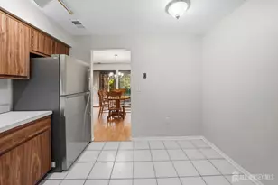 336 Willowbrook Dr, North Brunswick Township, NJ 08902 - Photo 17