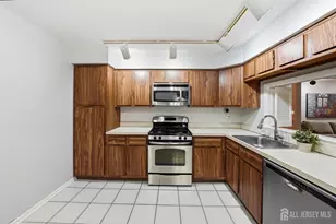 336 Willowbrook Dr, North Brunswick Township, NJ 08902 - Photo 21