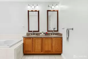 33 E Burgess Dr, Piscataway Township, NJ 08854 - Photo 25