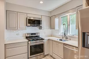 4 Augusta Ct, Edison, NJ 08820 - Photo 19
