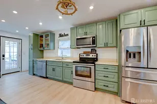 50 Chestnut St St, Edison, NJ 08817 - Photo 9