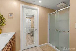 251 Arlington Dr, Fords, NJ 08863 - Photo 19