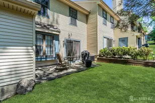 242 Perth Hill Ct, Aberdeen Township, NJ 07747 - Photo 3
