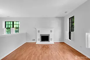 242 Perth Hill Ct, Aberdeen Township, NJ 07747 - Photo 3