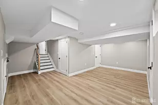 41 Oakwood Dr, Sayreville, NJ 08859 - Photo 17