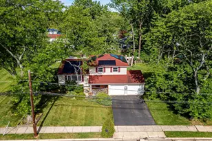 10 Falcon Dr, Edison, NJ 08820 - Photo 5