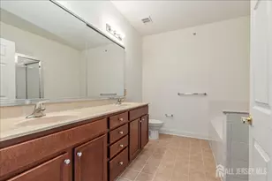 4306 Enclave Cir, Franklin Township, NJ 08873 - Photo 9