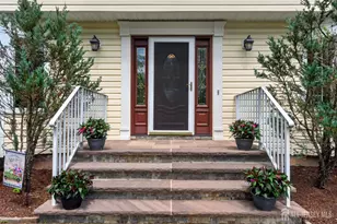 23 Rochelle Dr, South Brunswick Township, NJ 08824 - Photo 9
