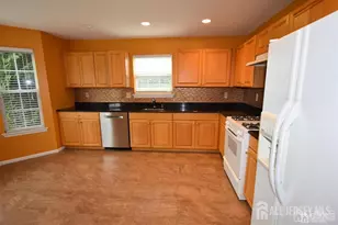71 Jared Dr, North Brunswick Township, NJ 08902 - Photo 9