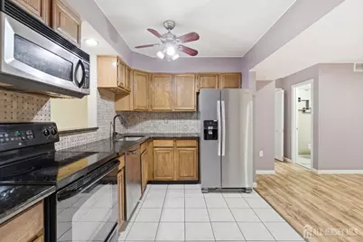 38 Cherrywood Drive, Franklin Township, NJ 08873 - Photo 5