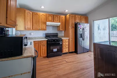288 Conover Street, South Amboy, NJ 08879 - Photo 5