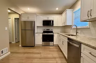 8 Benjamin Franklin Dr, Monroe Township, NJ 08831 - Photo 3