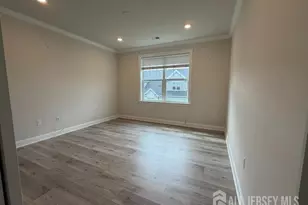810 Greenland Square, Highland Park, NJ 08904 - Photo 3