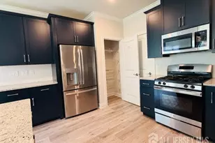 810 Greenland Square, Highland Park, NJ 08904 - Photo 11