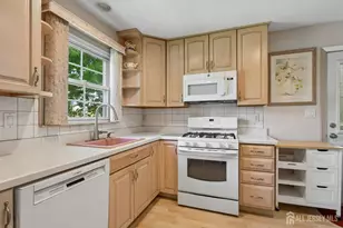 30 Rieder Rd, Edison, NJ 08817 - Photo 7