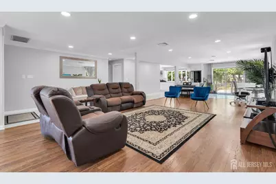 5 Phillip Drive, Edison, NJ 08820 - Photo 9