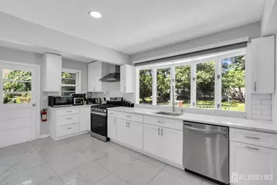 5 Phillip Drive, Edison, NJ 08820 - Photo 17