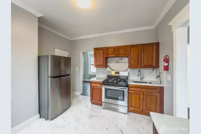 556 Roosevelt Avenue #2, Carteret, NJ 07008 - Photo 7