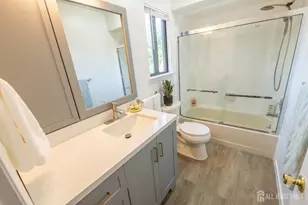 21 Carriage Pl, Edison, NJ 08820 - Photo 31