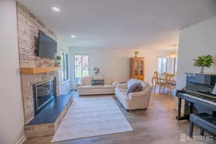 21 Carriage Pl, Edison, NJ 08820 - Photo 7