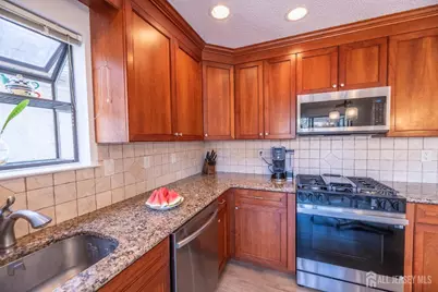 21 Carriage Place, Edison, NJ 08820 - Photo 13