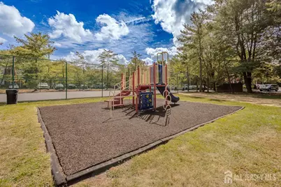 26 Farnham Square, Sayreville, NJ 08859 - Photo 31