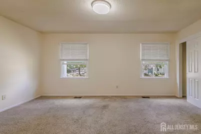 26 Farnham Square, Sayreville, NJ 08859 - Photo 17