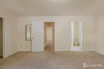 26 Farnham Square, Sayreville, NJ 08859 - Photo 19