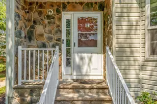 8 Ashley Ct, Franklin Township, NJ 08873 - Photo 3