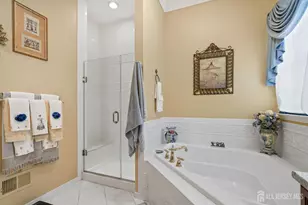 93 Country Club Dr, Monroe Township, NJ 08831 - Photo 19