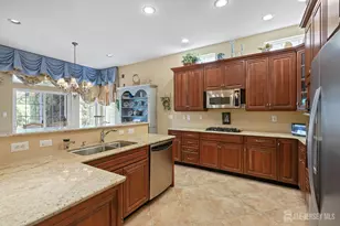93 Country Club Dr, Monroe Township, NJ 08831 - Photo 13