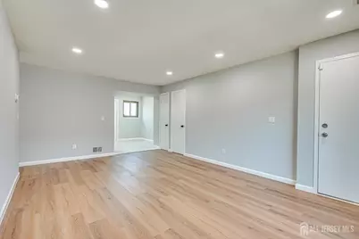 1305 N Oaks Boulevard N, North Brunswick Township, NJ 08902 - Photo 9