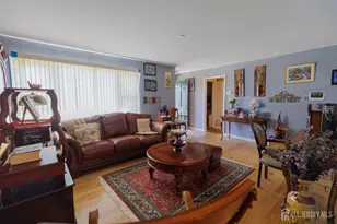 829 Harrell Ave, Woodbridge Township, NJ 07095 - Photo 5